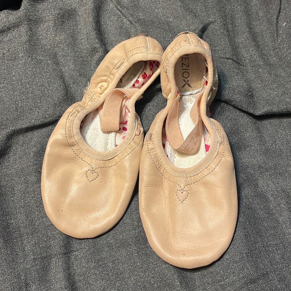 Capezio ballet slippers size 13M